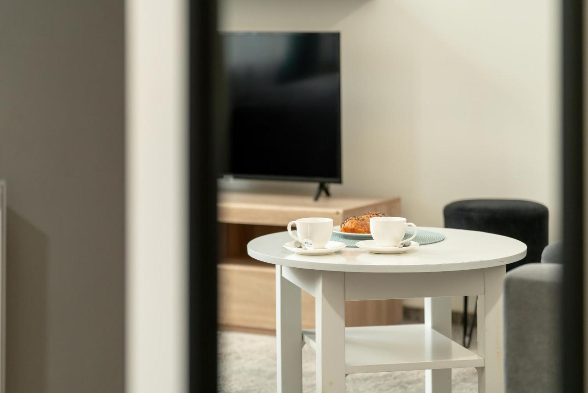 Jasne Studia Very Berry W Centrum Poznania By Renters *