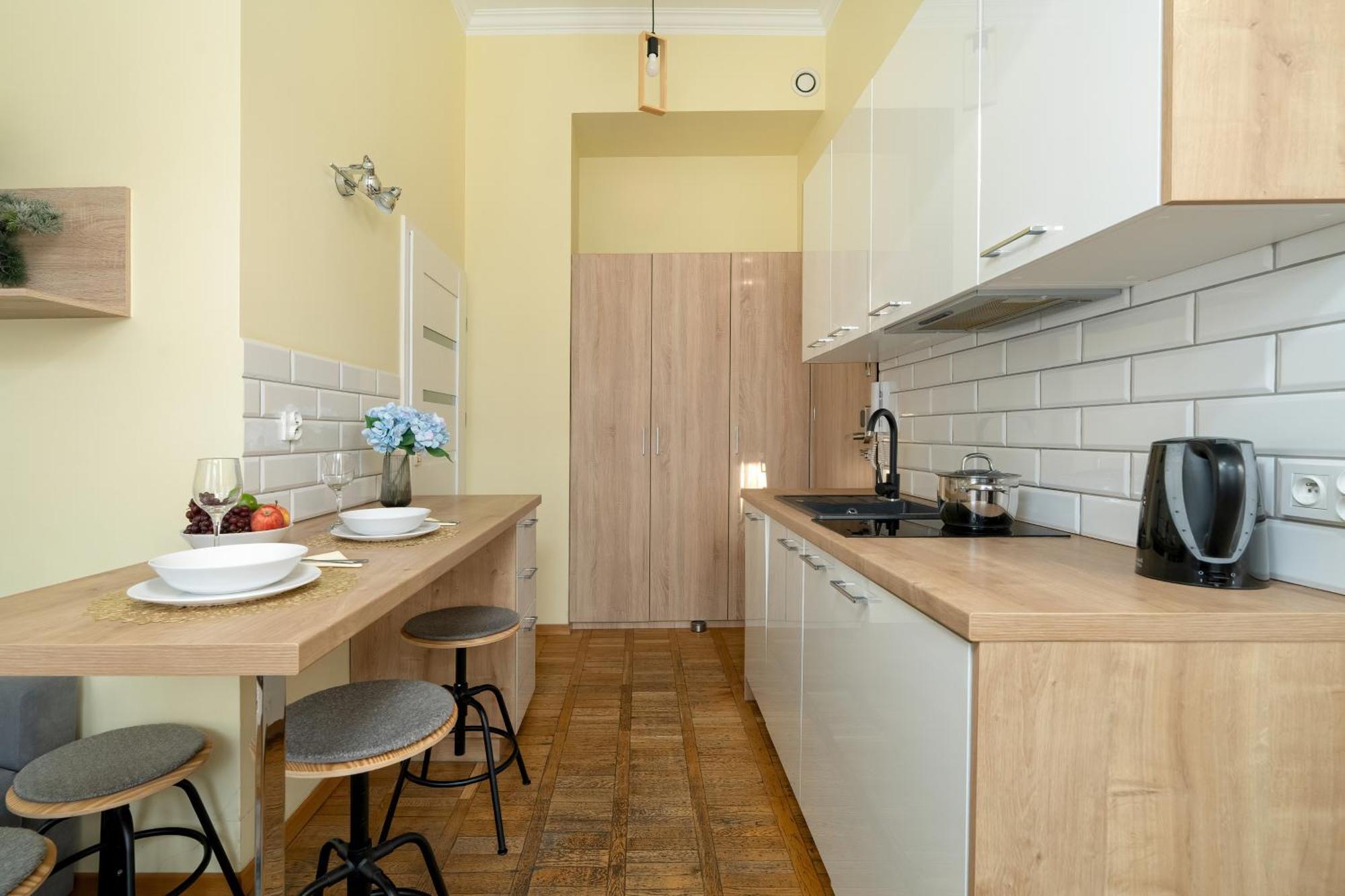 Jasne Studia Very Berry W Centrum Poznania By Renters Poznan