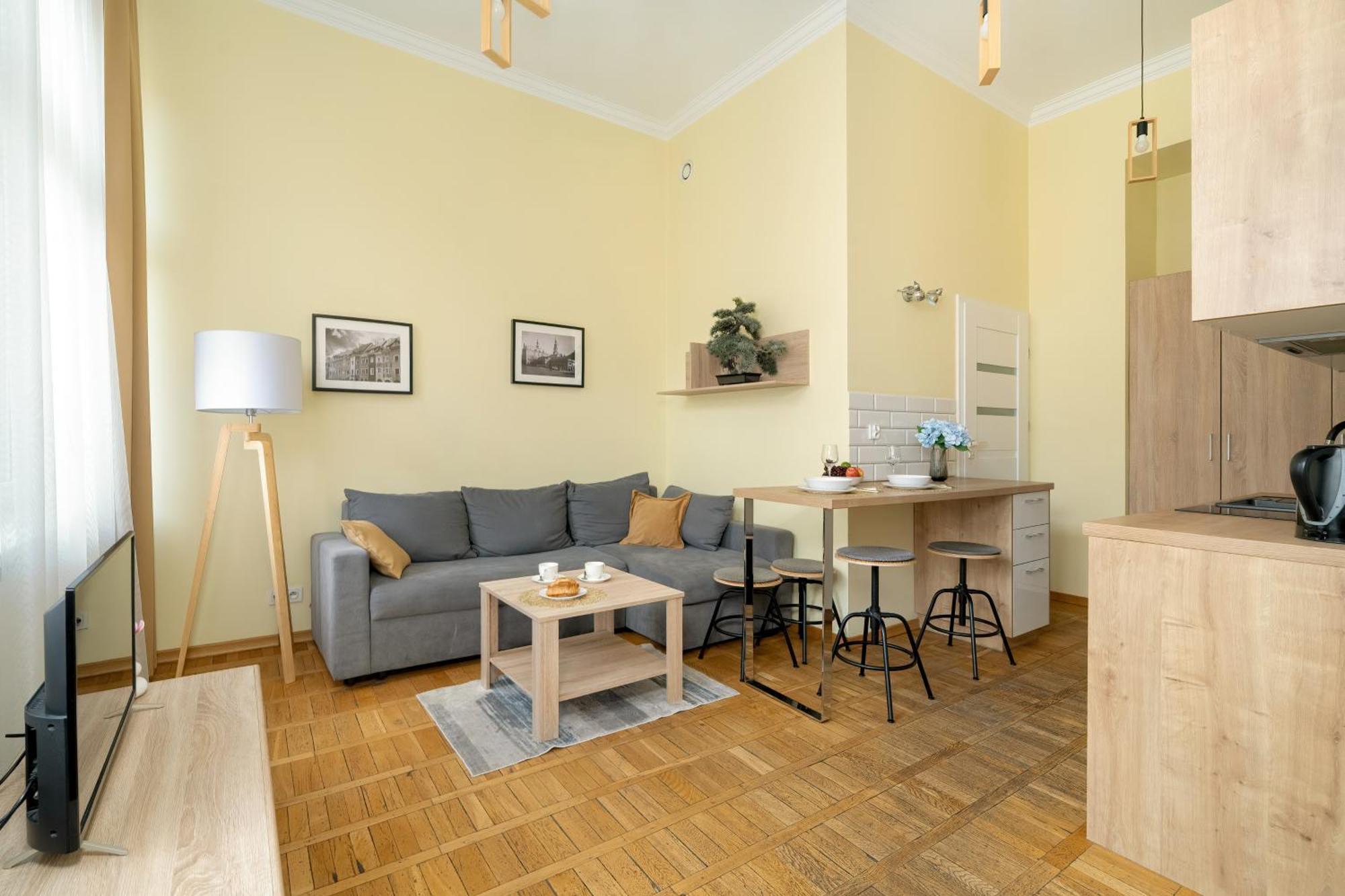 Jasne Studia Very Berry W Centrum Poznania By Renters Apartment *