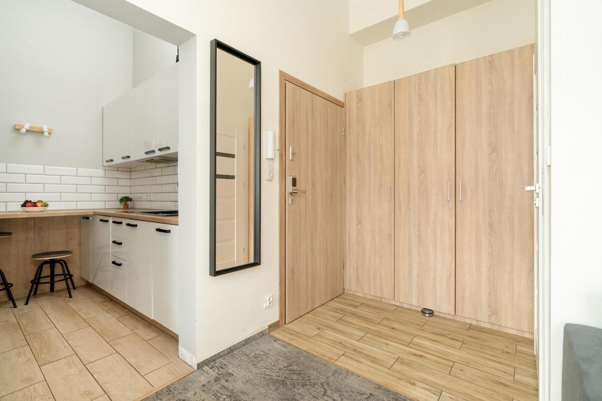 Apartment Jasne Studia Very Berry W Centrum Poznania By Renters *
