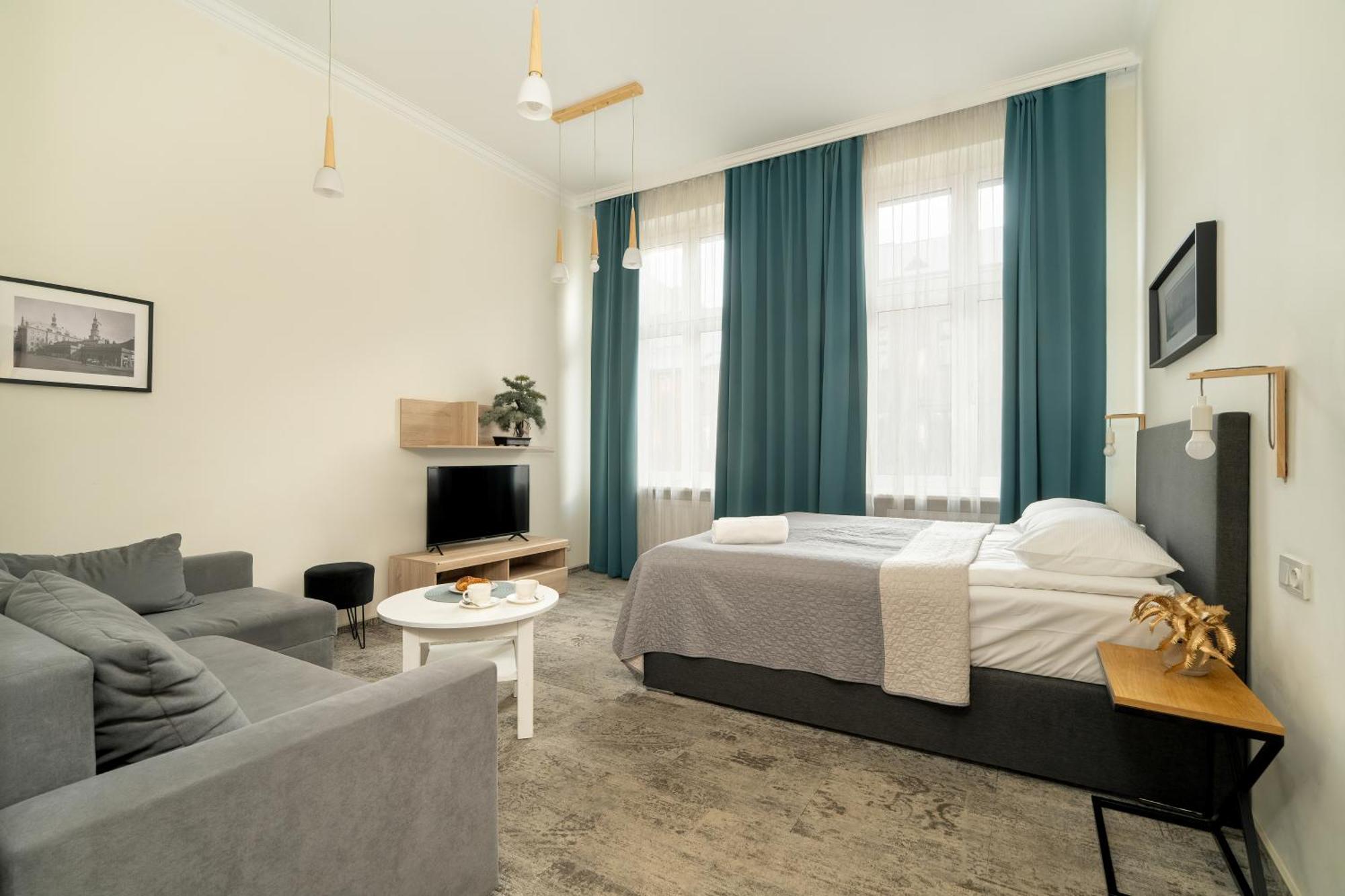 Jasne Studia Very Berry W Centrum Poznania By Renters Apartment *