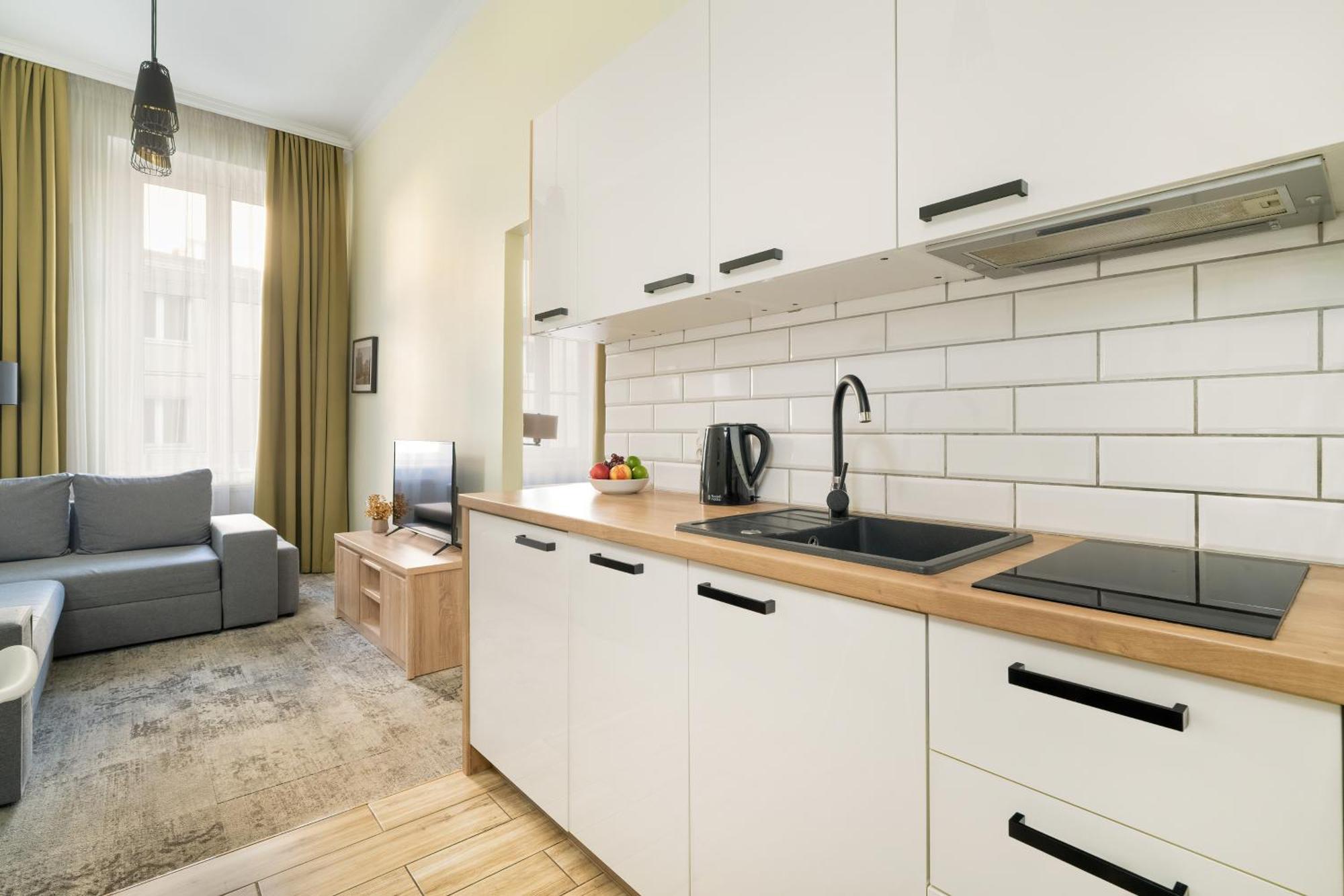 Jasne Studia Very Berry W Centrum Poznania By Renters Apartment Poznan