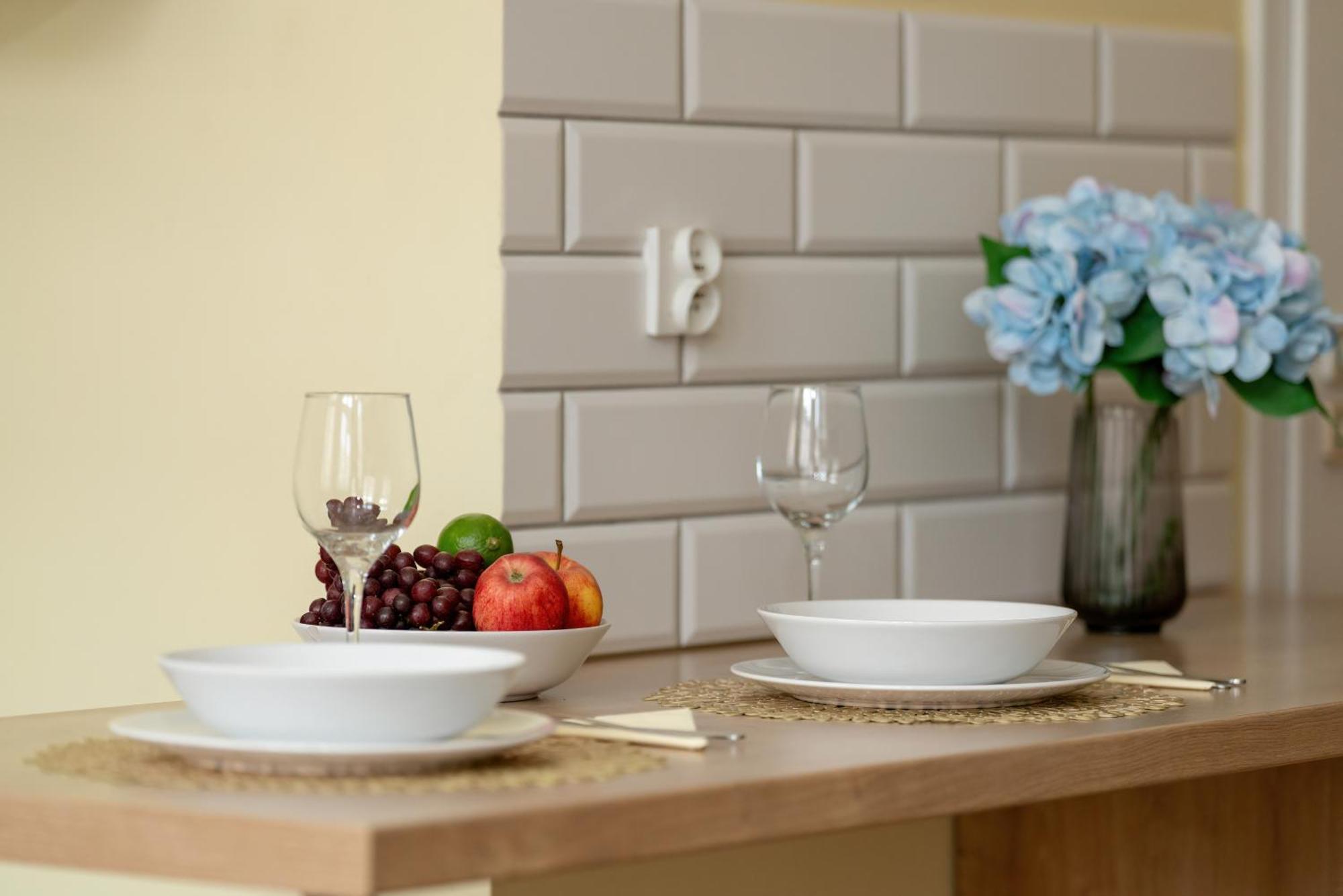 Jasne Studia Very Berry W Centrum Poznania By Renters *